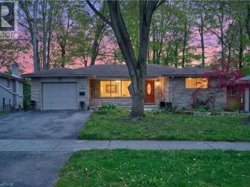 217 Pinegrove Crescent, Waterloo, ON, N2L 4V2 house for sale | Listing ID 40834 | Royal LePage