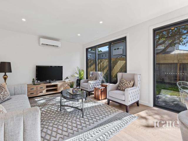 2/17 William Road, Croydon, VIC 3136