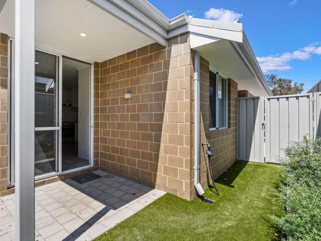 2/17a Morley Drive East, MORLEY, WA 6062