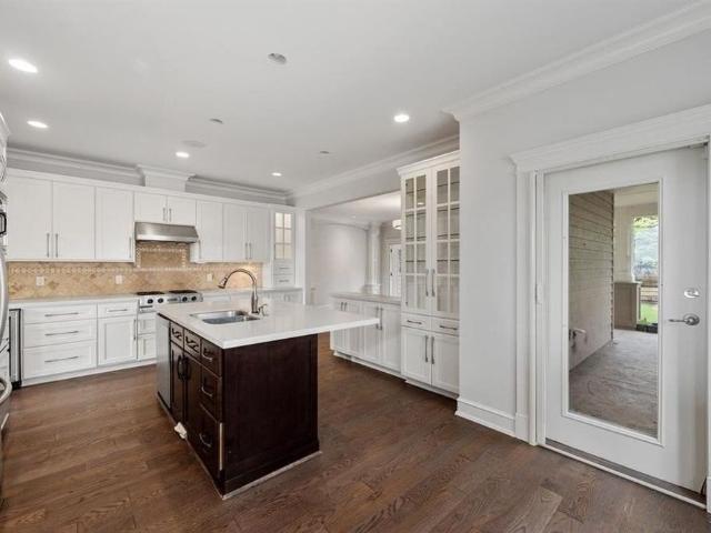 2185 Lawson Avenue, West Vancouver