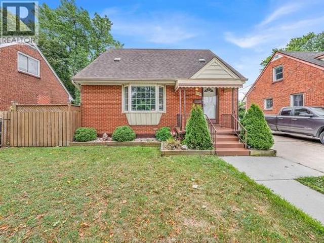 2187 Girardot, Windsor, ON, N9B 1R3 house for sale | Listing ID 26020 | Royal LePage
