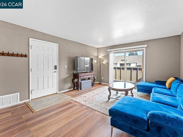 2189 Lakeview