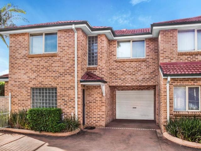 2/180 Newbridge Rd, Moorebank