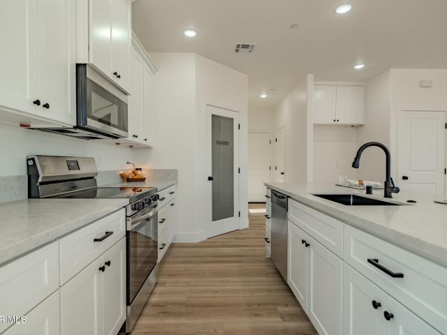 21816 Sunnybrook Drive