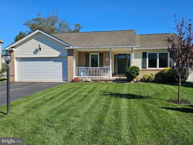 2181 Aslan Dr, York, PA 17404