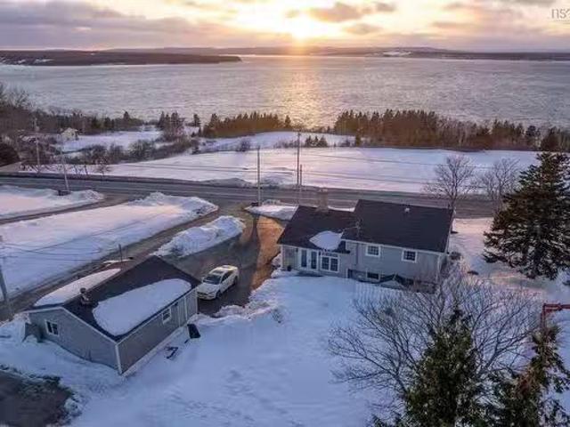 2182 New Waterford Highway, South Bar, NS, B1N 3H7 house for.