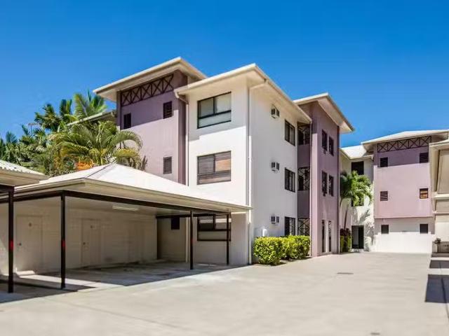 2/183 Martyn Street, Manunda, QLD 4870