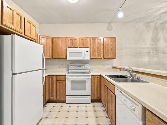 2183 Pine Ridge Ct, Unit G