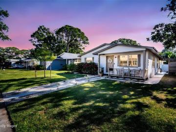 218 49th Ave N, St. Petersburg, FL 33703 | MLS #TB8435
