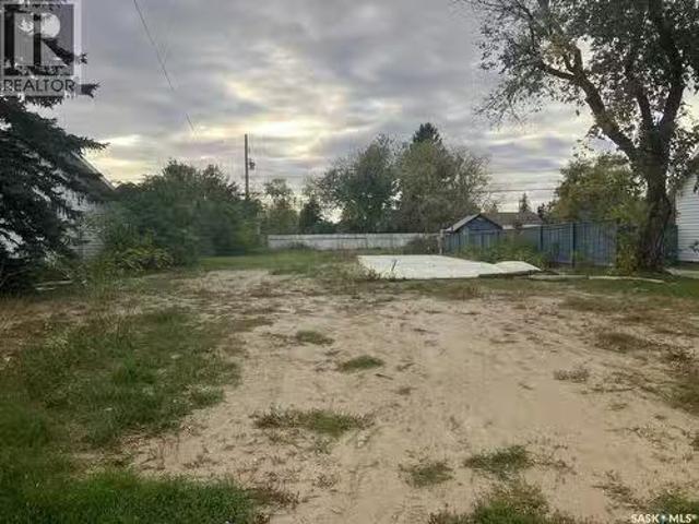 218 4Th Street N, Nipawin, SK, S0E 1E0 vacant land for sale.