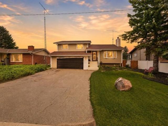 218 8 Avenue Ne, Sundre, AB, T0M 1X0 house for sale | Listing ID A2332 | Royal LePage