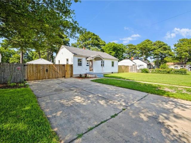 218 Castlewood RD