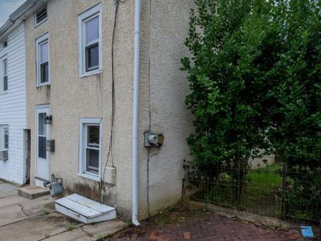 218 Ann Street