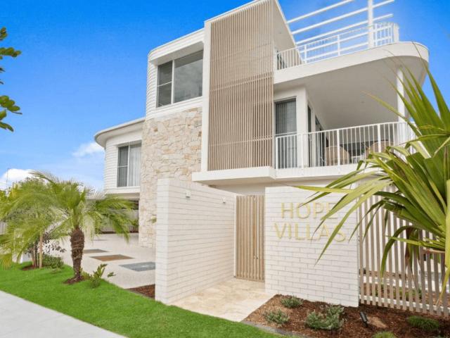 2/18 Adams Avenue, Miami, QLD 4220