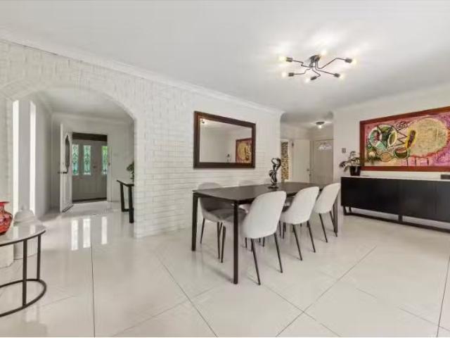 218 Gardeners Road, Rosebery House for rent Listed by Emine D.
