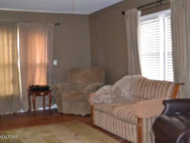 218 East Lake Ave