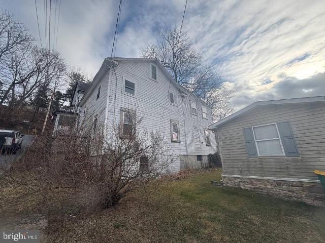 218 E North Street