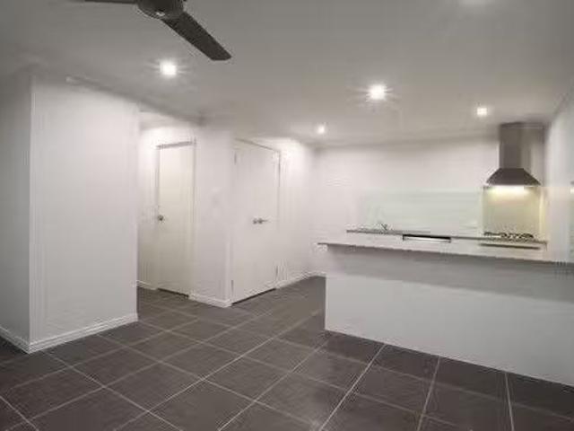 2/18 Homeland Crescent, WARNER, QLD 4500 House for Rent