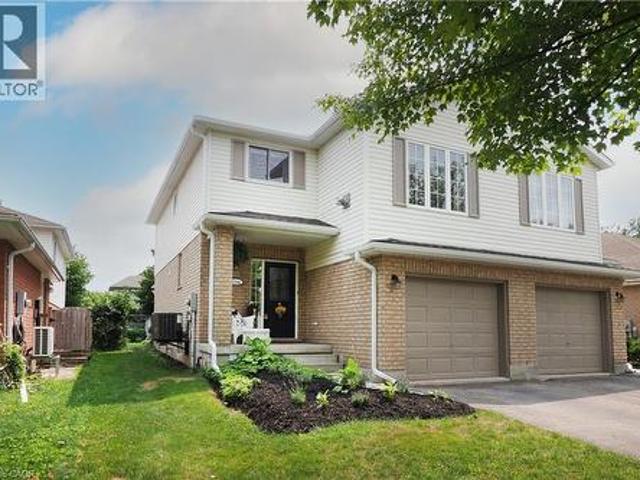 218 Inverhuron Crescent Unit# A, Waterloo, ON, N2V 2H7 house for sale | Listing ID 40851 | Royal LePage