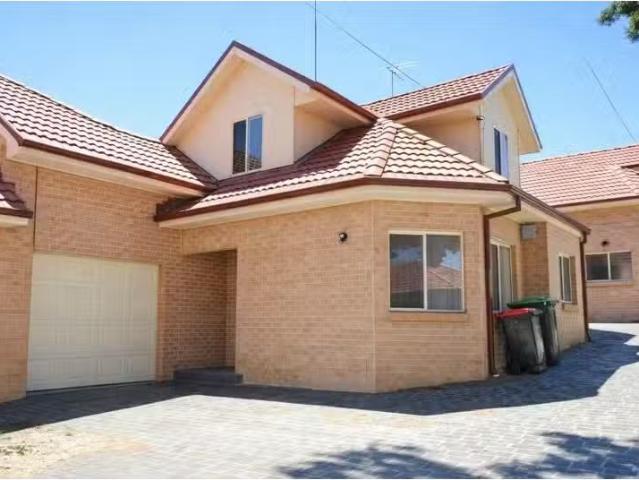 2/18 Lethridge Street, St Marys Townhouse for rent Listed by.