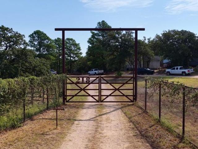 218 Little Ranch Rd, Red Rock, TX 78662