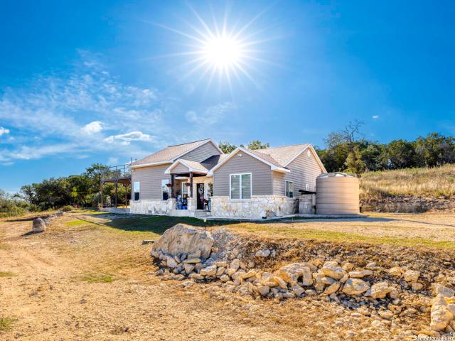 218 Mountainside Dr, Lakehills, TX 78063 | MLS #1925