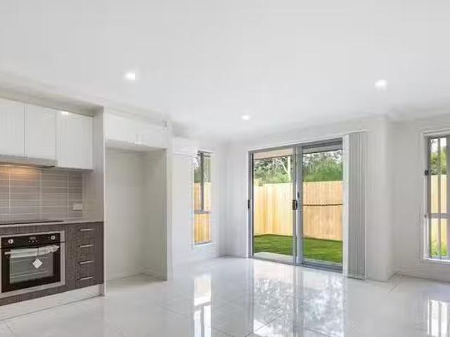 2/18 Soe Street, Redbank, QLD 4301