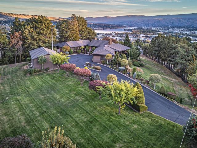 218 Sunnyslope Heights Rd, Wenatchee, WA 98801 | MLS #2493