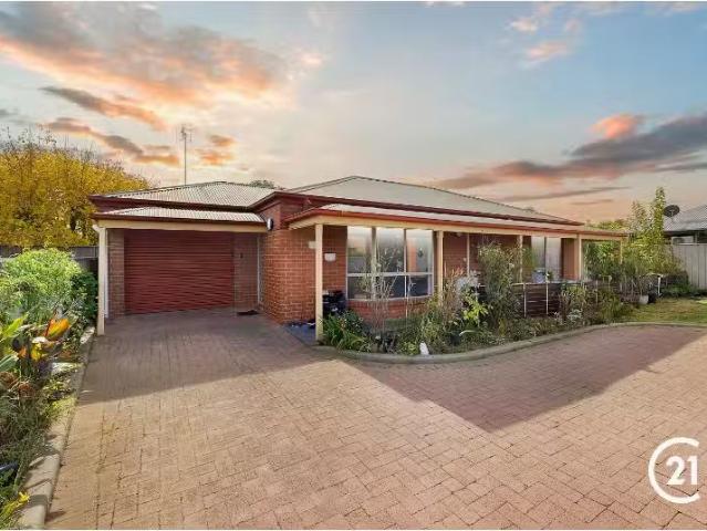 2/18 Porter Street, Moama Townhouse for rent Listed by Tara A.