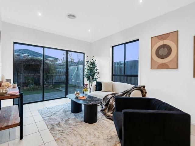 2/18 Vassar Court, Truganina VIC, Belconnen
