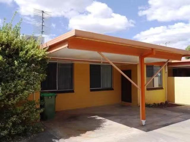 2/195 Plummer Street, Albury House for rent Listed by Donna M.