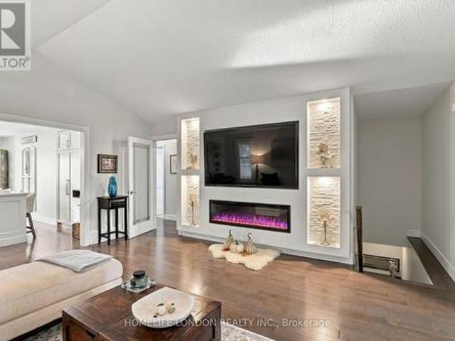 2195 Thornicroft Crescent E, London South V, ON, N6P 1T7 house for sale | Listing ID X14112 | Royal LePage