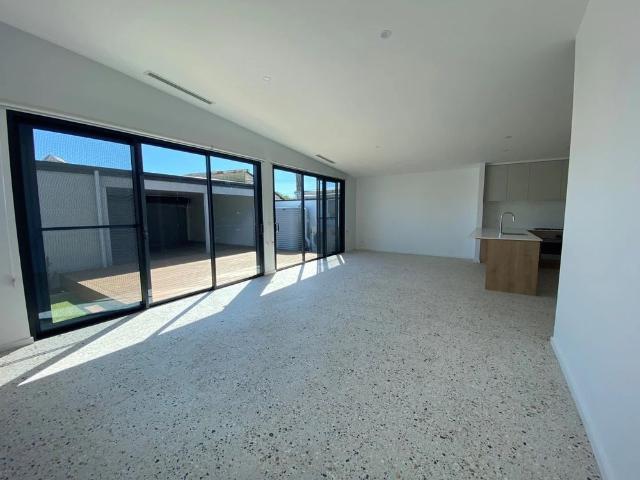 2/197 McKillop Street, East Geelong, VIC, 3219
