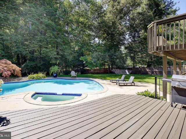 2190 Hallmark Court