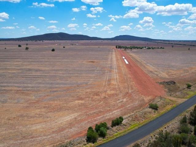 2190 Yarrabandai Road offers a great opportunity to purchase or lease a well maintained broad acre cropping operation ready to go