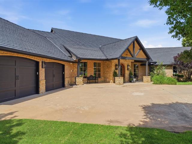 2191 W Center Road