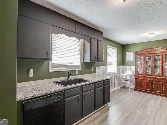 2193 Kings Forest Drive SE