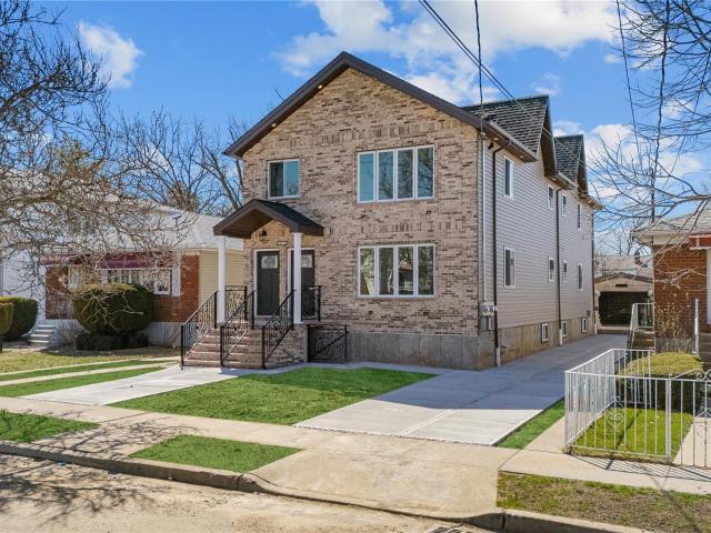 219 16 st Avenue, Unit 2