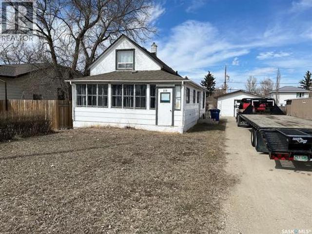 219 1St Avenue, Gravelbourg, SK, S0H 1X0 house for sale | Listing ID SK032276 | Royal LePage
