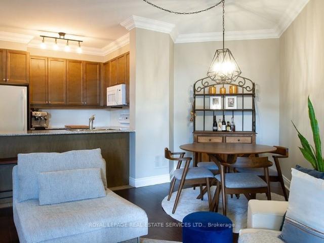 219 25 Earlington Avenue, Toronto