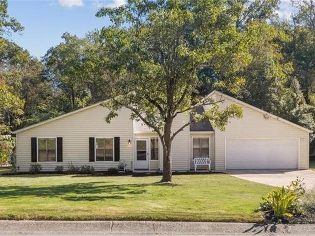 219 Colony Springs Dr, Woodstock, GA 30188