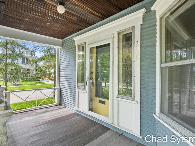 219 Carroll Avenue