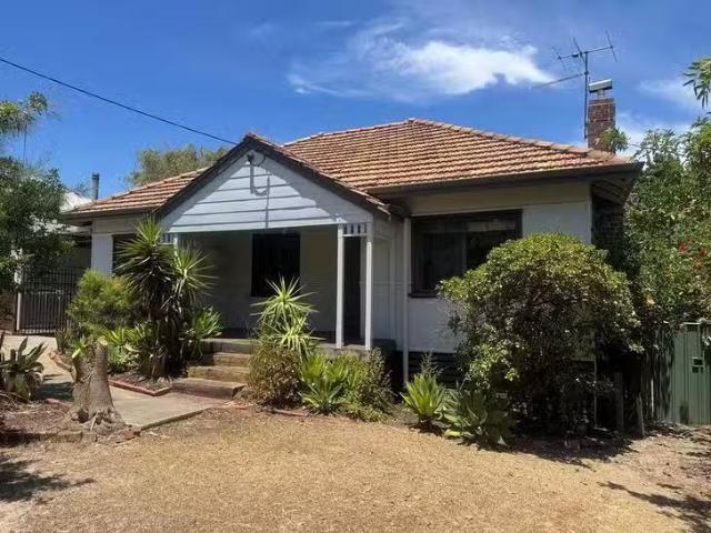 219 Clarke Street East, Carey Park, WA 6230