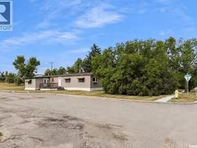 219 Atlantic Avenue, Kerrobert, SK, S0L 1R0 house for sale.