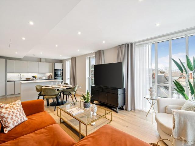 219 Baker Street, Marylebone, London NW1 3 bed flat to rent £9,698 pcm £2,238 pw