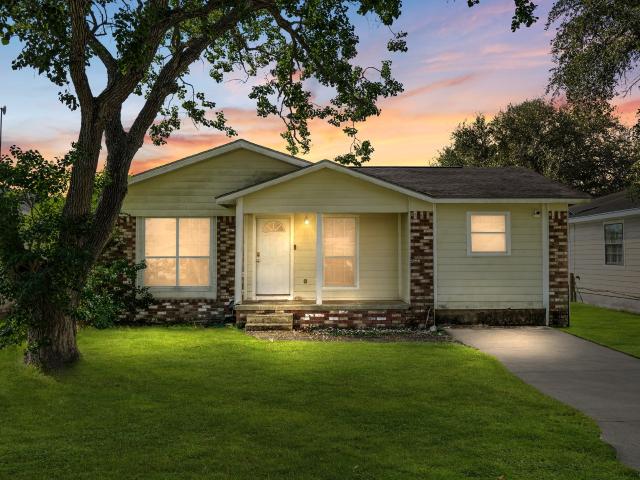 219 Beecher Ave, Palacios, TX 77465 | MLS #35961