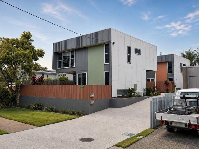 2/19 Broadwater Avenue, Maroochydore