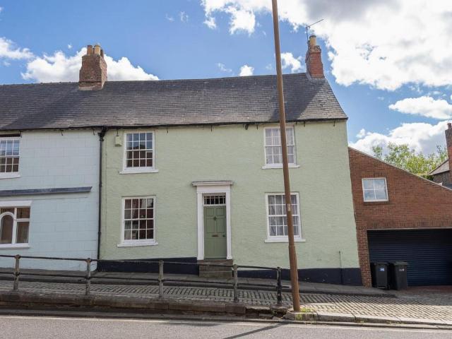219 Gilesgate, Claypath, Durham City 5 bed end of terrace house to rent £888 pcm £205 pw