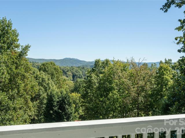 219 Greens View Drive