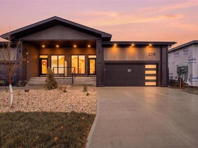219 Grey Heron Drive, Winnipeg, MB, R3X 0Y1 Luxury Condo for sale | Listing ID 202625 | Royal LePage Carriage Trade Luxury Properties